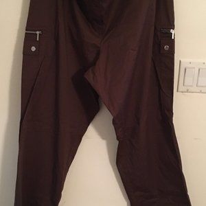 Michael Kor's Womans Midrise Cargo Pants. Brown. Size 20W. New with tags